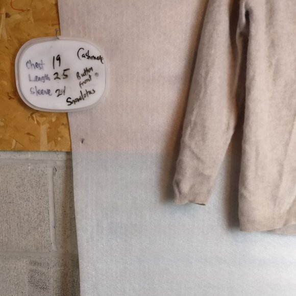 Womens Buttoned PURE CASHMERE LONGSLEEVE SWEATER CARDIGAN S with measurements - Picture 5 of 6